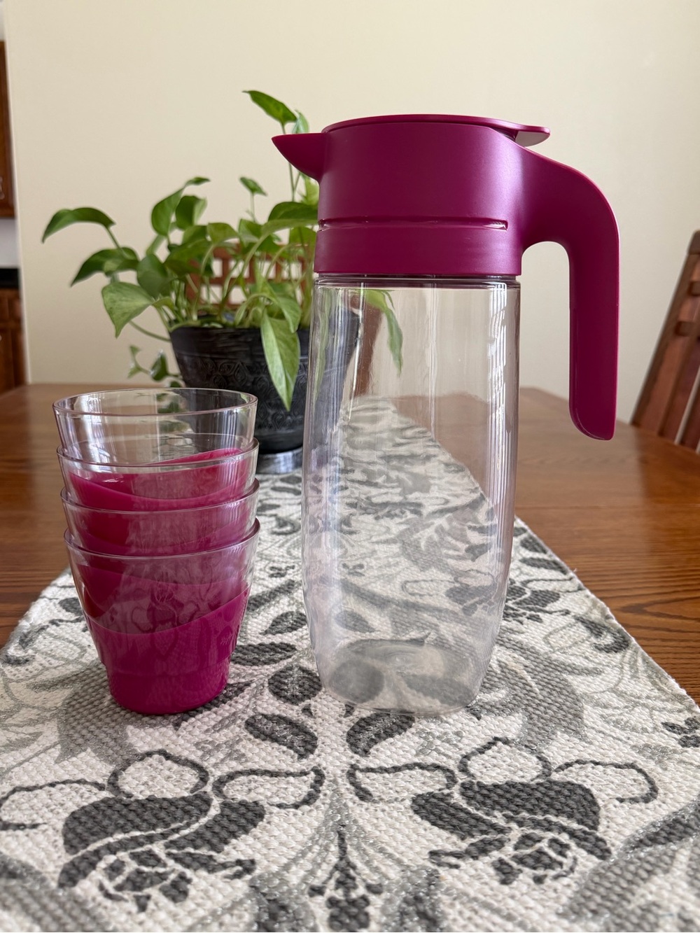 Tupperware Fuchsia Pitcher Set with Four Matching Tumblers